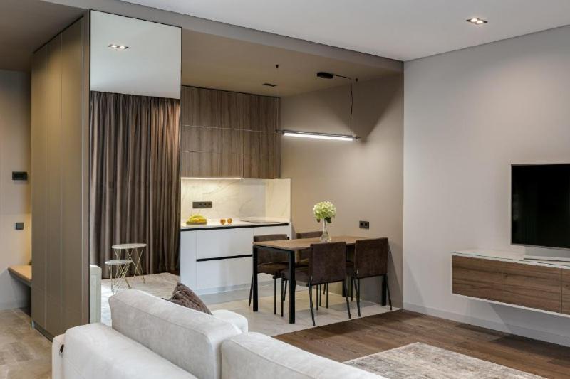 Classy Studio In Chicago, A Luxurious Condo Kijev Kültér fotó